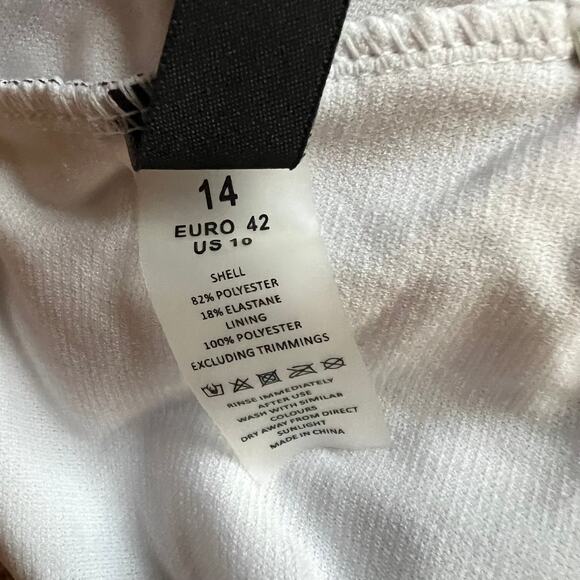 South Beach Black White Stripes Print Swim Top, US14/L - Picture 7 of 7